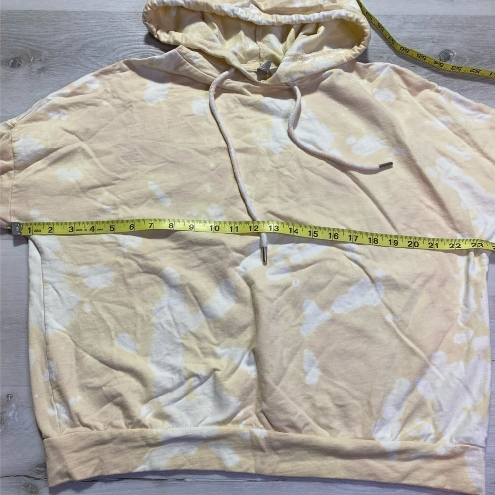 ASOS DESIGN (Set) Tie Dye Sweatshirt & Jogger Set, Butter/White, Size 6

K - Picture 16 of 16